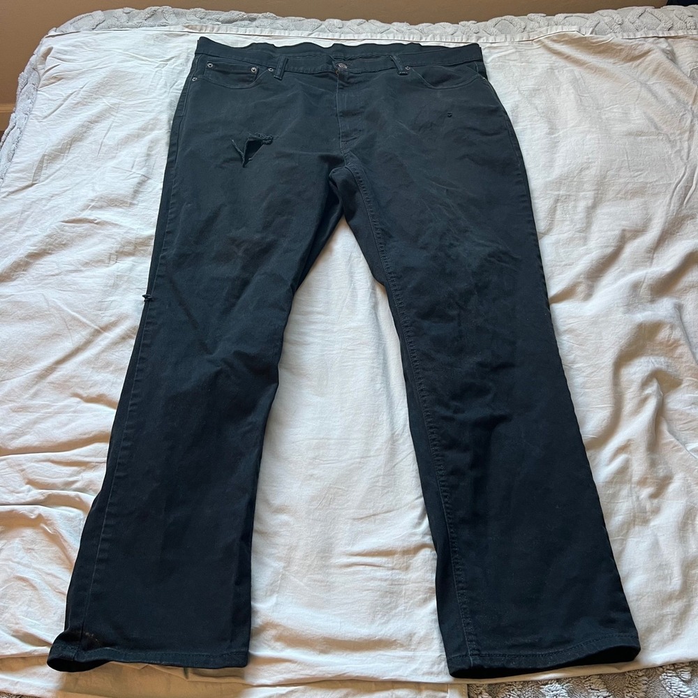 LEVI'S 541 Jeans Mens 42x32 Black Denim Holes Casual Comfort Stretch Paint Stain - Picture 2 of 16